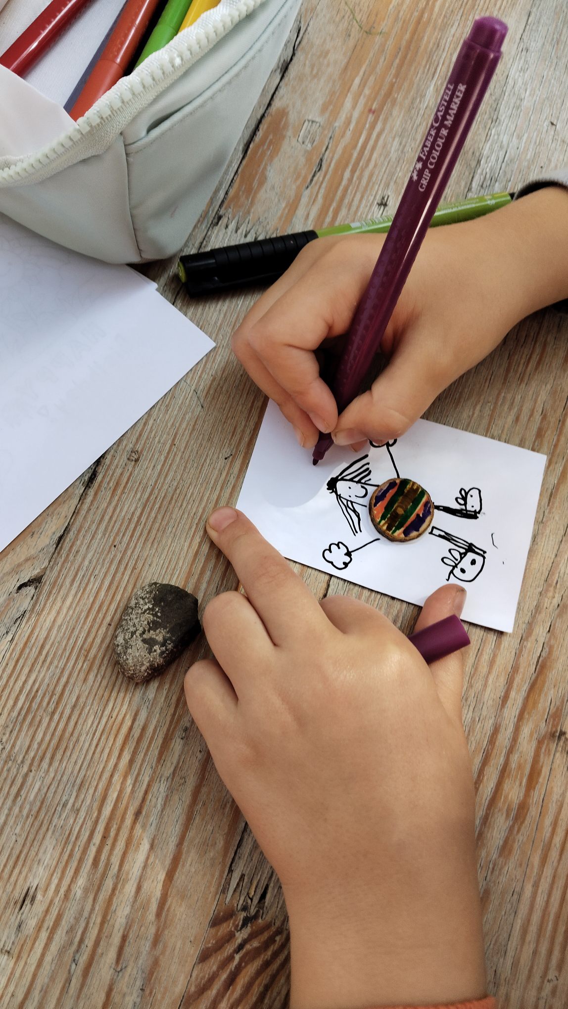 selbst gestaltete geburtstagskarte aus naturmaterialien